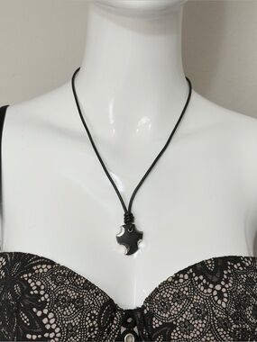 FOSSIL Unisex Black Leather Cord Necklace w Maltese Steel Cross Pendant Y2K Goth